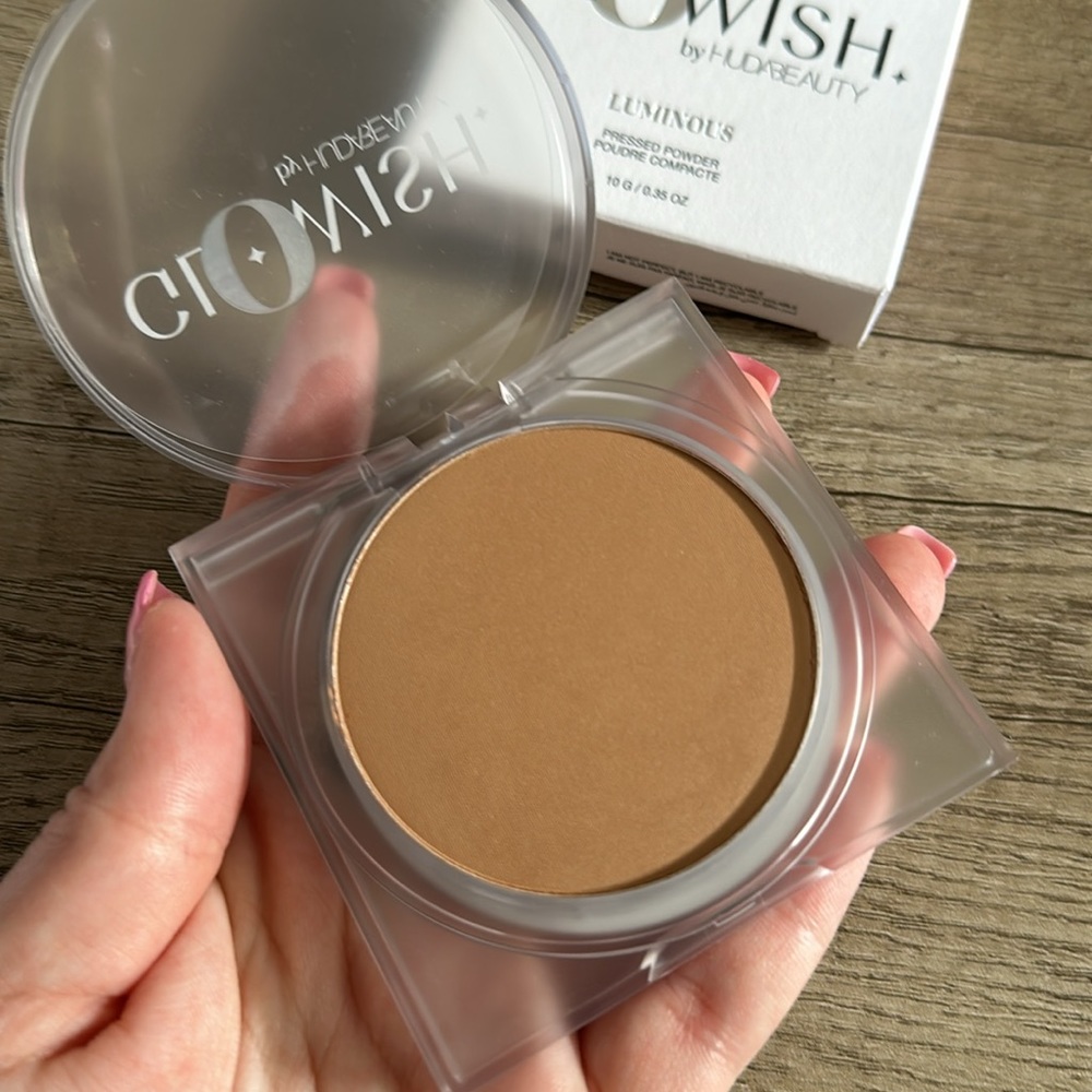 NWT Glowish by huda beauty PRESSED POWDER - Picture 2 of 7